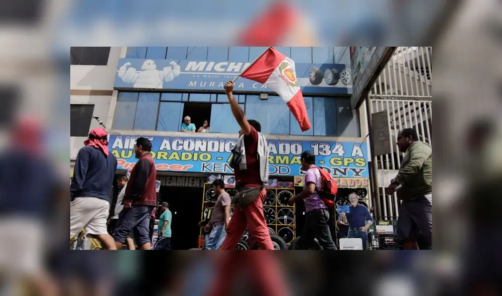 Paro de colectiveros: Policía restableció el orden en Plaza San Martín [VIDEO]