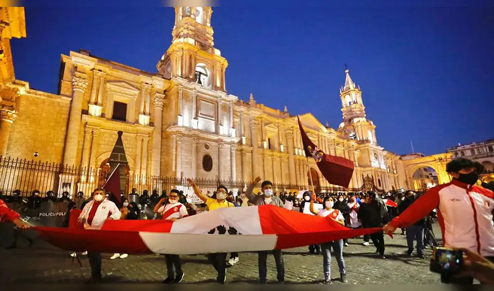 Protestas en Arequipa se desarrollan pacíficamente, pero de manera contundente. Foto: Oswald Charca