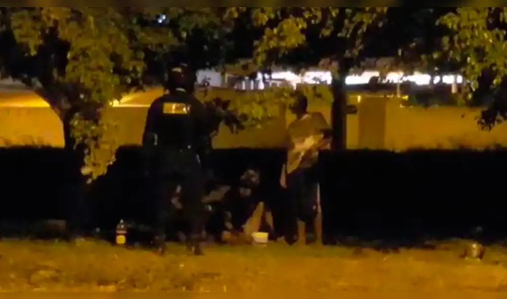 A pesar de prohibición mochileros pretendían quedarse en el lugar. A pesar de prohibición mochileros pretendían quedarse en el lugar.