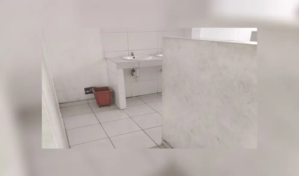 SJM: baños de complejo deportivo en estado de abandono [FOTOS]