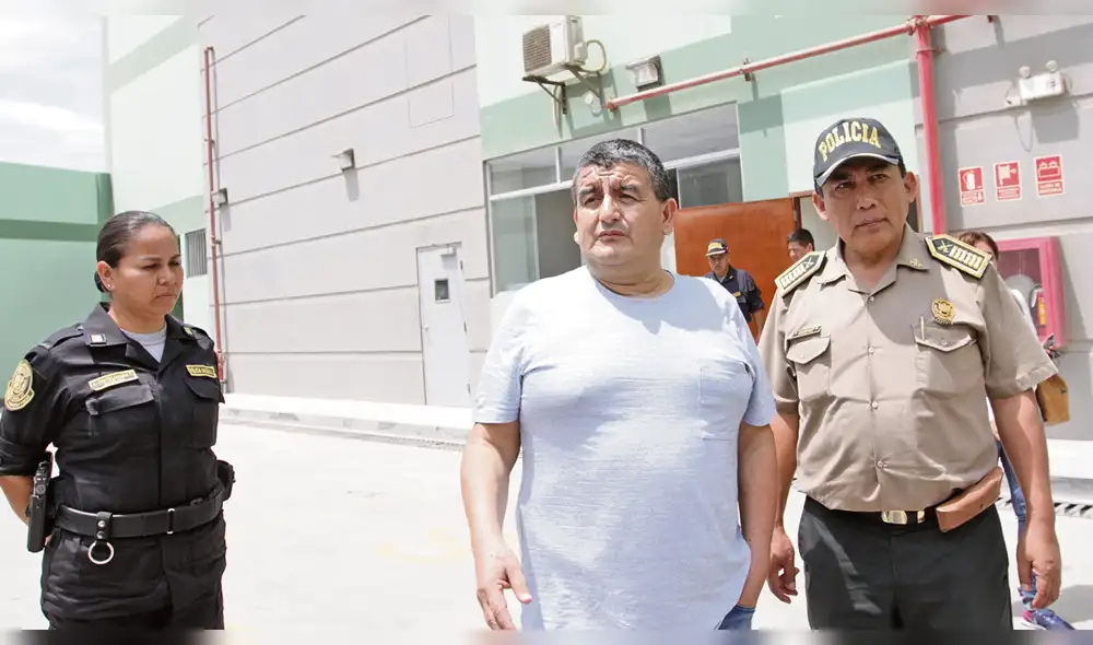 En la íes. Humberto Acuña aseguró que el Ministerio de Economía autorizó los pagos a Odebrecht por el trasvase. En la íes. Humberto Acuña aseguró que el Ministerio de Economía autorizó los pagos a Odebrecht por el trasvase.