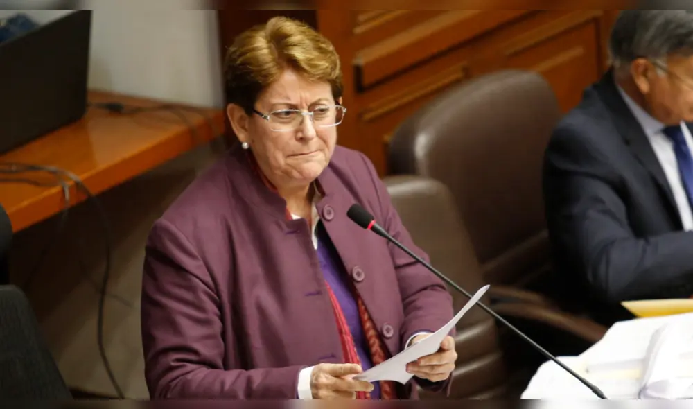 Lourdes Alcorta se disculpó por las conversaciones en 'La Botica' Lourdes Alcorta se disculpó por las conversaciones en 'La Botica'