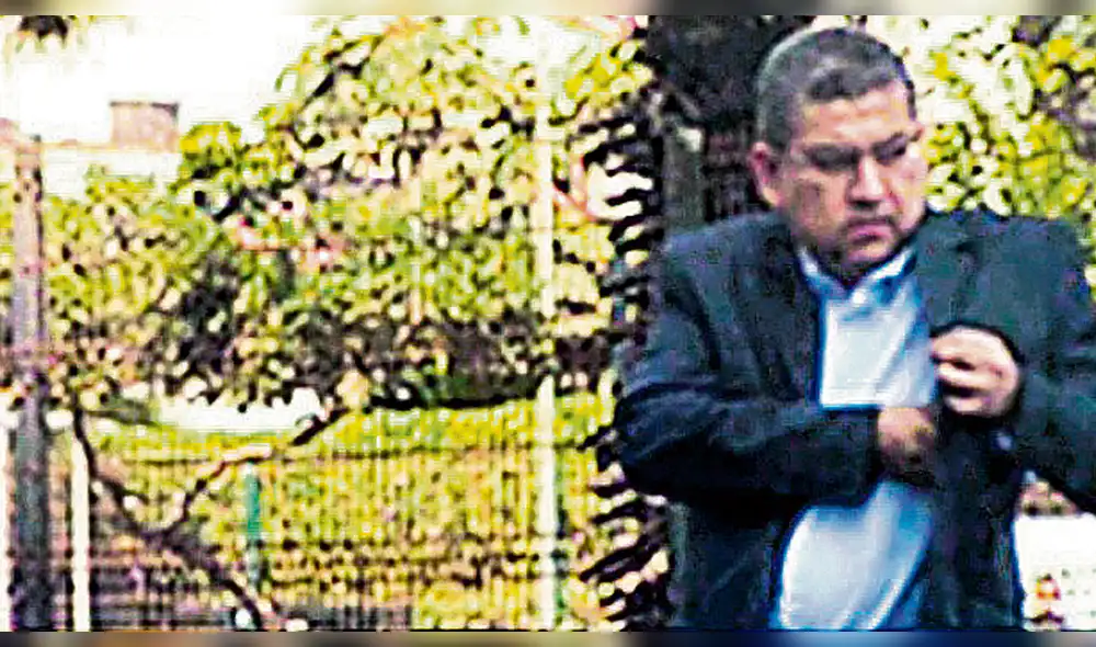 Chofer de Walter Ríos fue filmado por la PNP cobrando coima de fiscal Chofer de Walter Ríos fue filmado por la PNP cobrando coima de fiscal