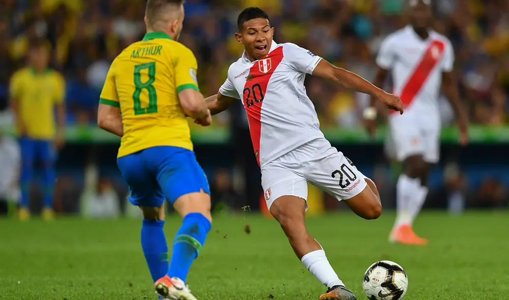 Edison Flores tuvo una chance de igualar el partido para Perú en el segundo tiempo de la final de la Copa América 2019. Foto: AFP.