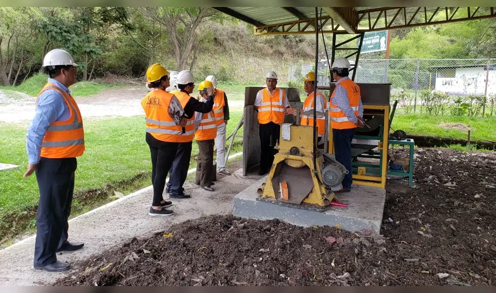 Alcalde visitó proyectos emblemáticos en Ecuador.