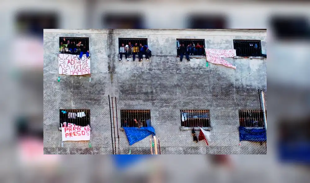 El Tribunal de Casación de Buenos Aires ordenó la medida que se extenderá hasta el fin de la pandemia y contempla a los detenidos que están dentro de los grupos de riesgo El Tribunal de Casación de Buenos Aires ordenó la medida que se extenderá hasta el fin de la pandemia y contempla a los detenidos que están dentro de los grupos de riesgo