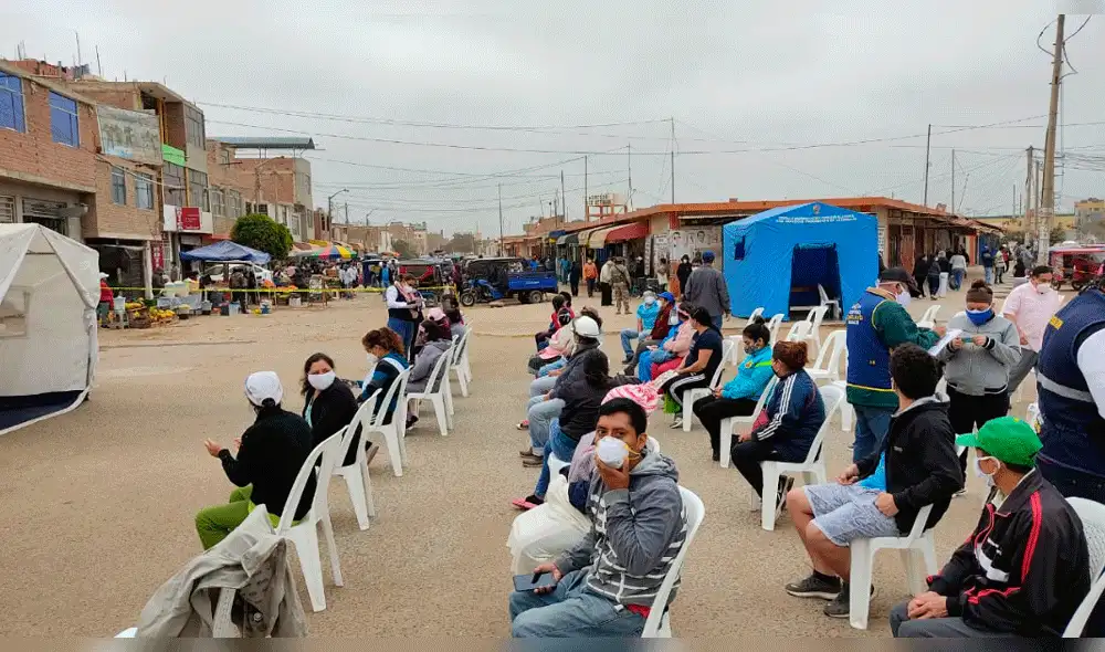 La MPCh detectó que comerciantes del mercado Nueve de Octubre están contagiados.