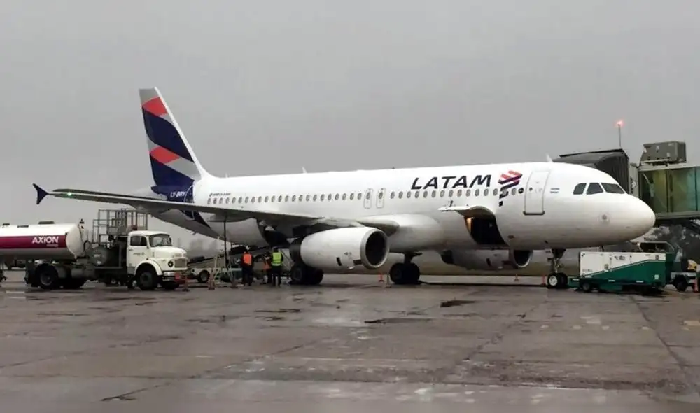 Latam mantendrá el 5 % de sus vuelos en abril Latam mantendrá el 5 % de sus vuelos en abril