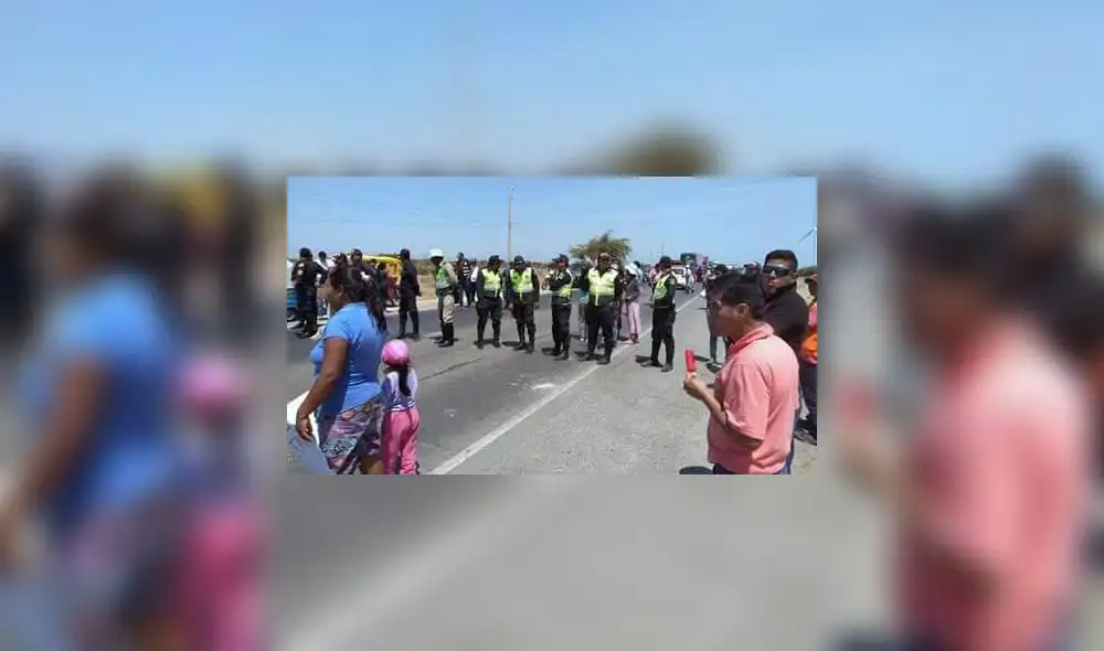 Talara: indignados bloquean Panamericana tras sobrevivir semanas sin agua potable  [FOTOS Y VIDEOS]