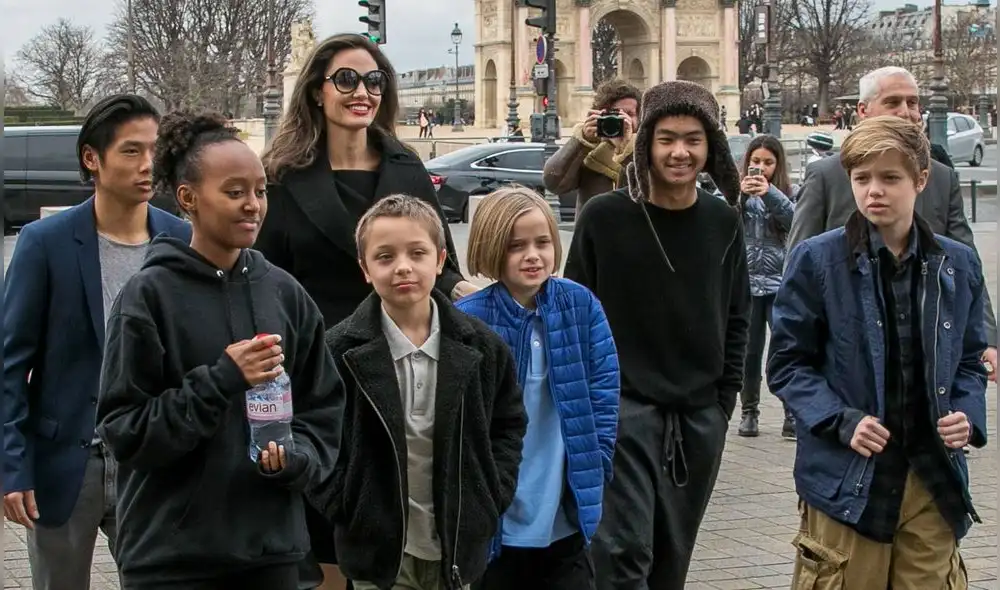 Angelina Jolie recorre París