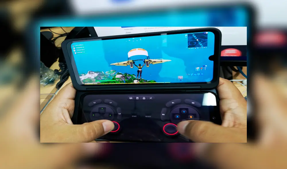 Gracias a su doble pantalla, el LG G8X ThinQ Dual Screen se puede convertir en una consola portátil. Foto: Juan José López Cuya. Gracias a su doble pantalla, el LG G8X ThinQ Dual Screen se puede convertir en una consola portátil. Foto: Juan José López Cuya.