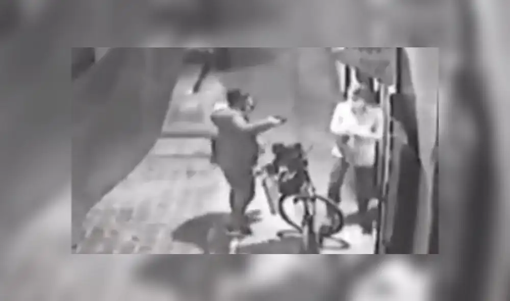 Vecinos indicaron que la zona no es vigilada por encontrarse en el límite de Miraflores y Barranco. (Foto: Captura de video / ATV Noticias) Vecinos indicaron que la zona no es vigilada por encontrarse en el límite de Miraflores y Barranco. (Foto: Captura de video / ATV Noticias)