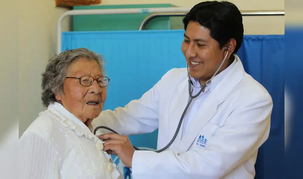 EsSalud: brindará consultas médicas y análisis clínicos en Centros del Adulto Mayor.