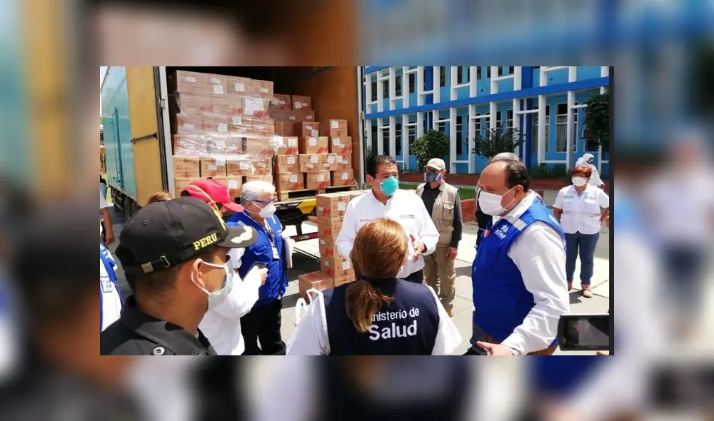 Durante su visita a Piura, el gerente del Seguro Social entregó 20 toneladas de equipos de protección para el personal de salud, medicamentos e insumos para la atención de casos de COVID-19 en la Red Asistencial Piura. (Foto: EsSalud) Durante su visita a Piura, el gerente del Seguro Social entregó 20 toneladas de equipos de protección para el personal de salud, medicamentos e insumos para la atención de casos de COVID-19 en la Red Asistencial Piura. (Foto: EsSalud)
