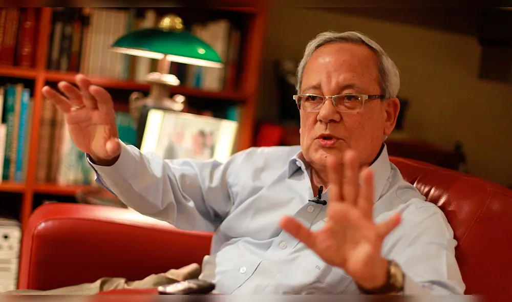 Hildebrandt: Si García y Fujimori triunfan, perderemos la oportunidad de limpiar la casa Hildebrandt: Si García y Fujimori triunfan, perderemos la oportunidad de limpiar la casa