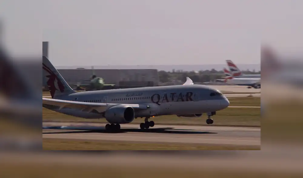 Descubrió infidelidad de su esposo en pleno vuelo y obligó a pilotos a aterrizar de emergencia Descubrió infidelidad de su esposo en pleno vuelo y obligó a pilotos a aterrizar de emergencia