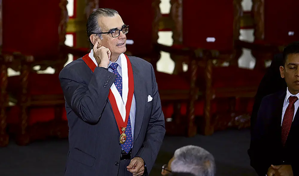 Opuesto. Titular de la Comisión Permanente, Pedro Olaechea. Foto: Aldair Mejía