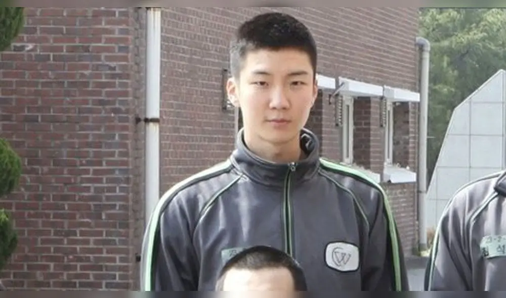 Deslice para ver más fotos de Jinwoo y Seunghoon de WINNER.