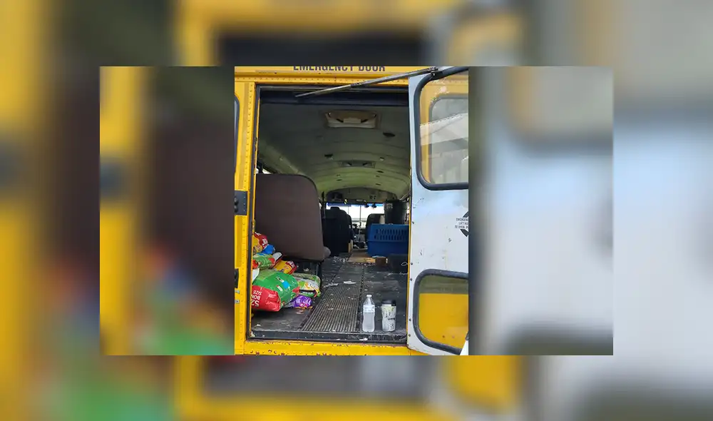 Recorre zonas afectadas por huracán Florence rescatando mascotas abandonadas