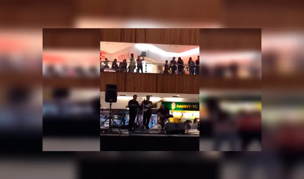 Facebook viral: Centro comercial se inunda y músicos aprovechan en tocar canción de 'Titanic' [VIDEO]