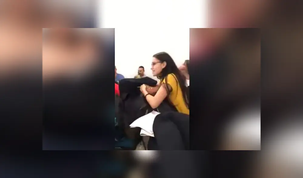 Facebook viral: chica sufre ‘ataque de risa’ en plena clase y su amiga hace algo insólito para calmarla Facebook viral: chica sufre ‘ataque de risa’ en plena clase y su amiga hace algo insólito para calmarla