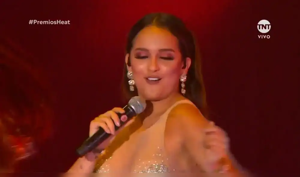 Daniela Darcourt puso a cantar al público de los Premios Heat 2019 [VIDEO]
