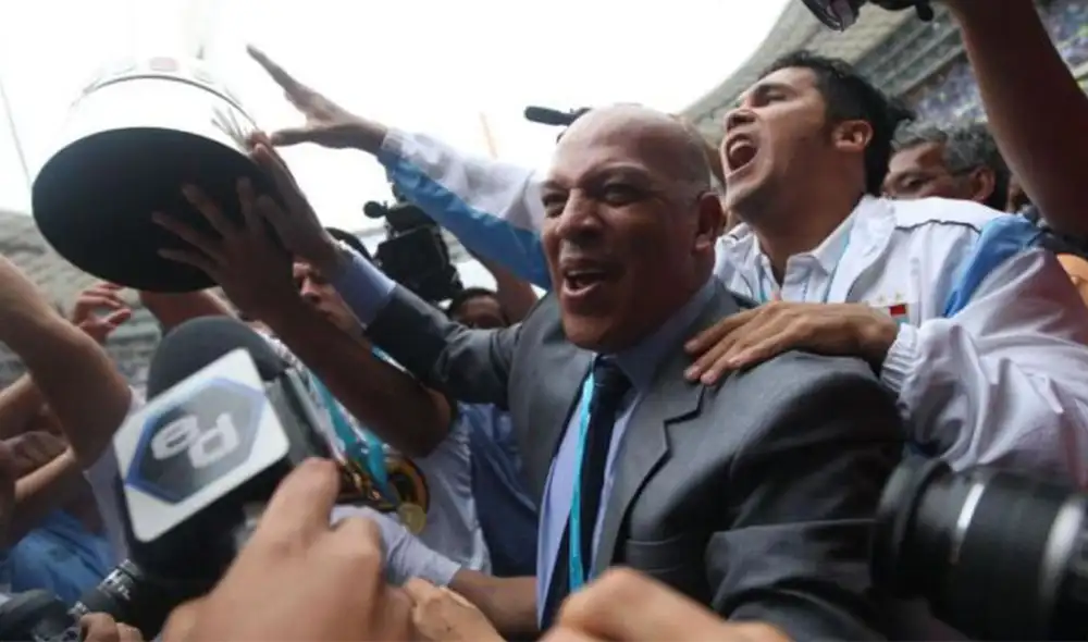 Con el cuadro celeste, Mosquera alcanzó su primer título de Primera División como entrenador. Foto: Difusión. Con el cuadro celeste, Mosquera alcanzó su primer título de Primera División como entrenador. Foto: Difusión.