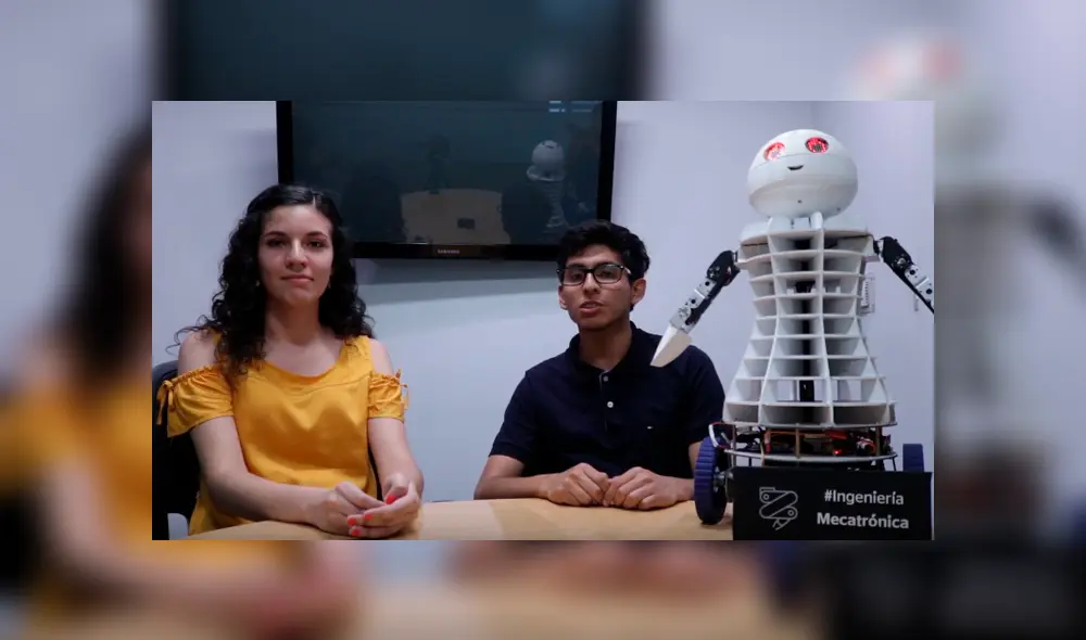 Desliza a la izquierda para conocer al robot ARCA y a dos de sus creadores. Desliza a la izquierda para conocer al robot ARCA y a dos de sus creadores.