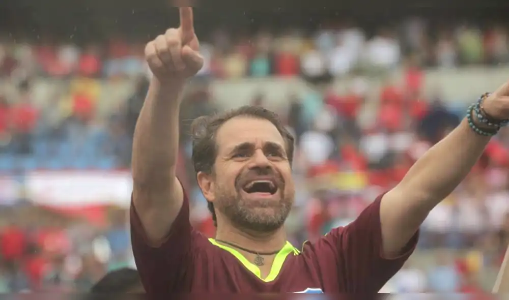 Venezuela: Gobernador chavista amenaza a estatal de agua porque su piscina está seca