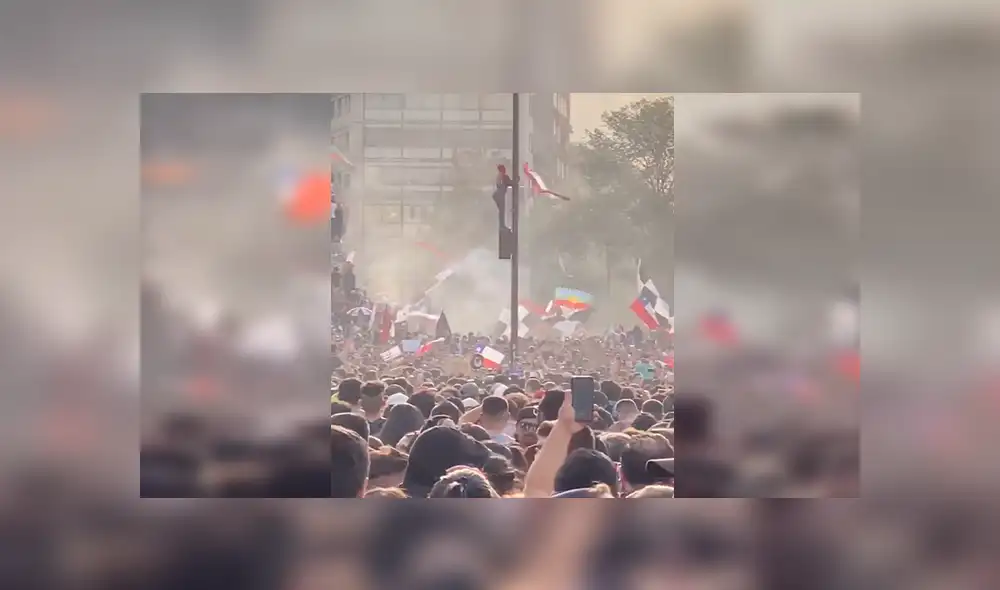 En Facebook, el popular personaje estuvo en la denominada ‘Marcha Histórica’ y acompañó a los chilenos.