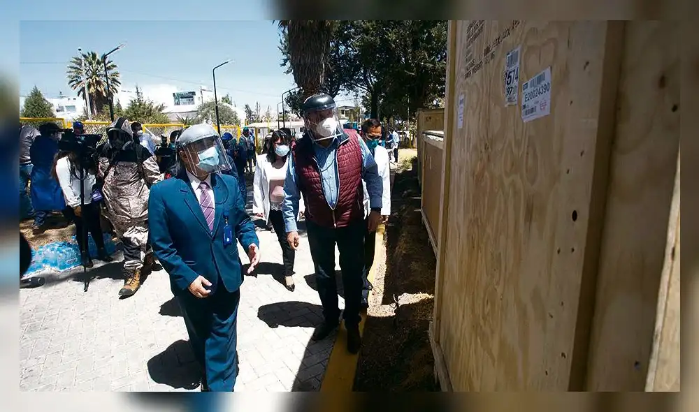 entrega. Julio Cáceres entregó planta de oxígeno.