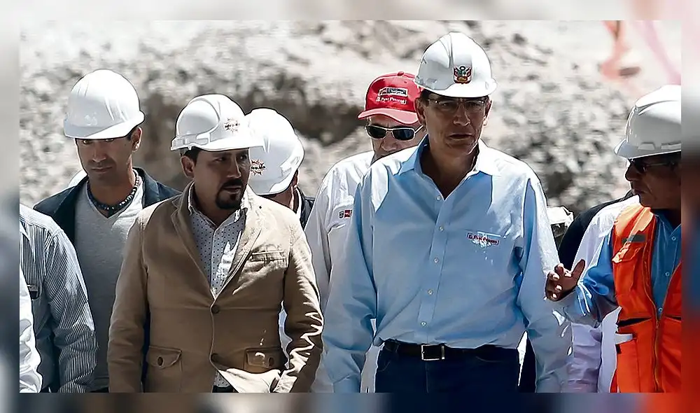 PRESIDENTE MARTIN VIZCARRA LLEGA A AREQUIPA PARA SUPERVISAR OBRAS EN LA VARIANTE DE UCHUMAYO PRESIDENTE MARTIN VIZCARRA LLEGA A AREQUIPA PARA SUPERVISAR OBRAS EN LA VARIANTE DE UCHUMAYO