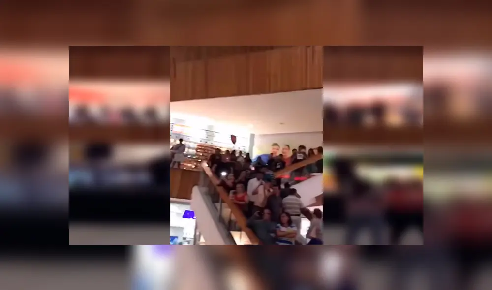 Facebook viral: Centro comercial se inunda y músicos aprovechan en tocar canción de 'Titanic' [VIDEO]