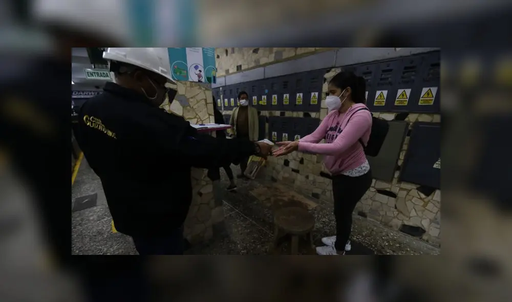 Locales y galerías serán multadas y clausuradas si no cumplen con protocolos y si sus trabajadores no tienen prueba negativa de COVID-19. (Foto: Jorge Cerdán / LaRepública)