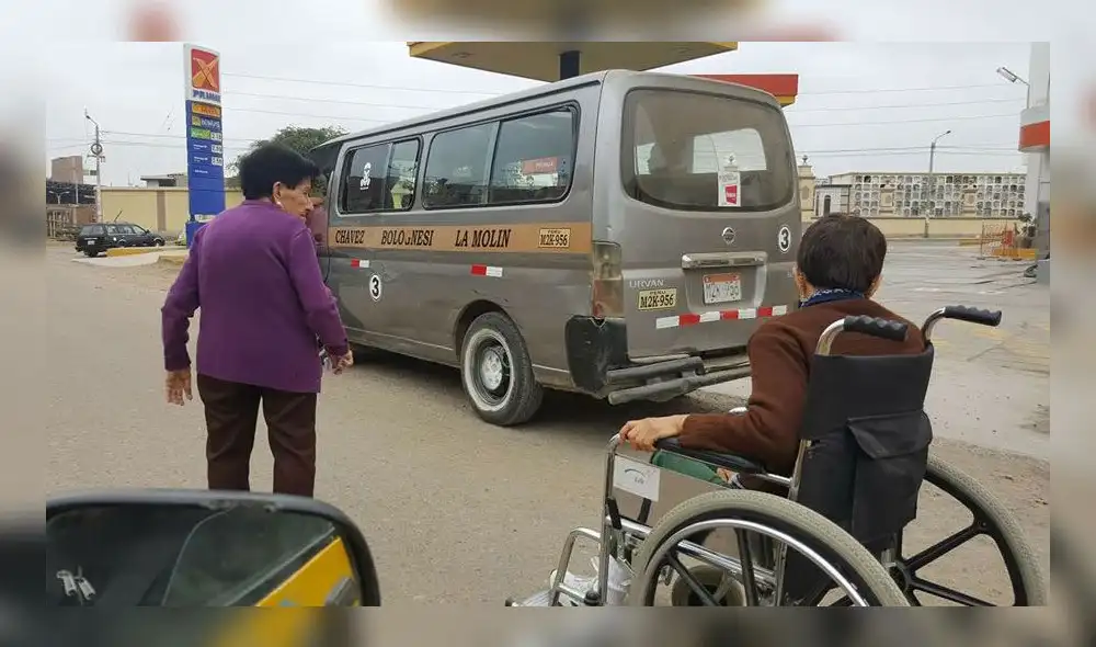 Mujer salva de ser arrollada por combi en Chiclayo [VIDEO]