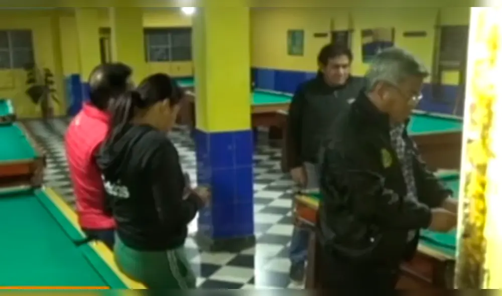 El lugar del crimen está ubicado a una cuadra de una universidad. El lugar del crimen está ubicado a una cuadra de una universidad.