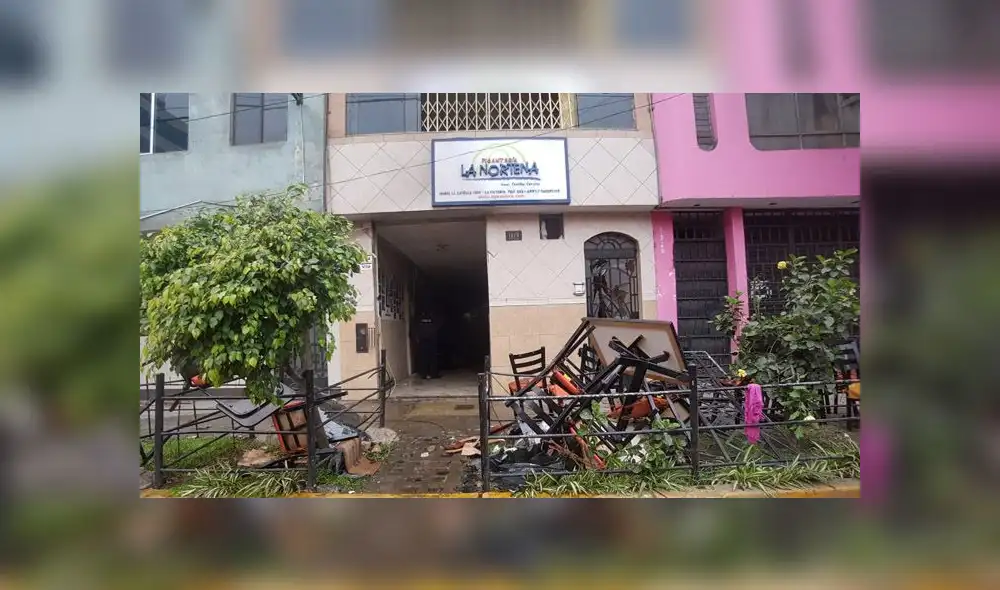 Bomberos atienden emergencia y trasladaron a heridos a los centros médicos de salud. (Foto: Grace Mora / La República)