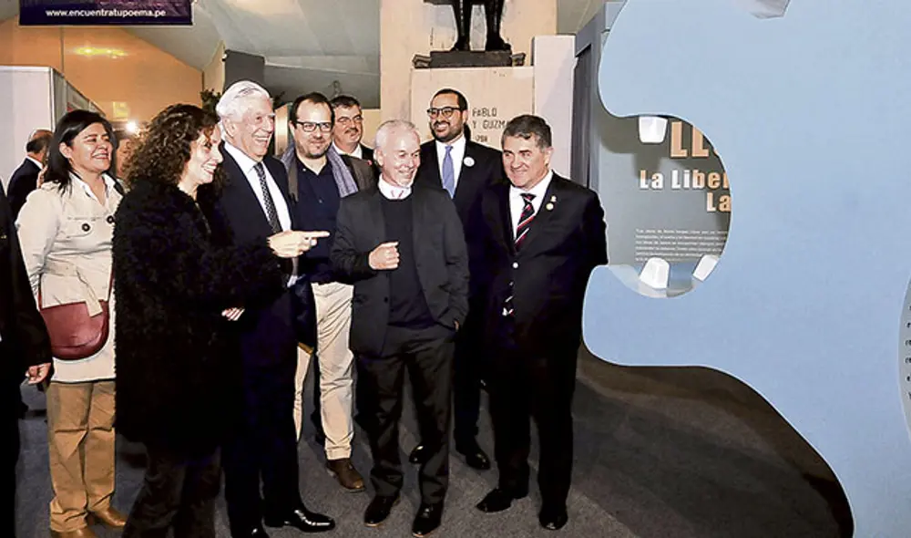 Zoología. En el “Universo Vargas Llosa” se encontró con su animal fetiche, el hipopótamo.