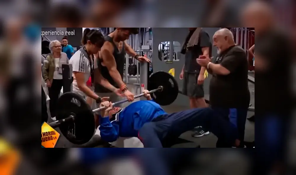 Video es viral en YouTube. El anciano se cansó de las burlas y decidió revelar su secreto mejor guardado, dejando sin palabras a todos los presentes. Foto: Captura. Video es viral en YouTube. El anciano se cansó de las burlas y decidió revelar su secreto mejor guardado, dejando sin palabras a todos los presentes. Foto: Captura.