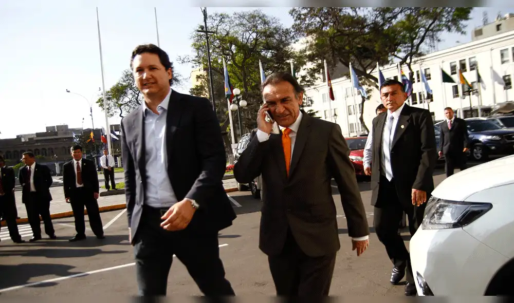 Fujimorismo amenaza a PPK con denuncia constitucional