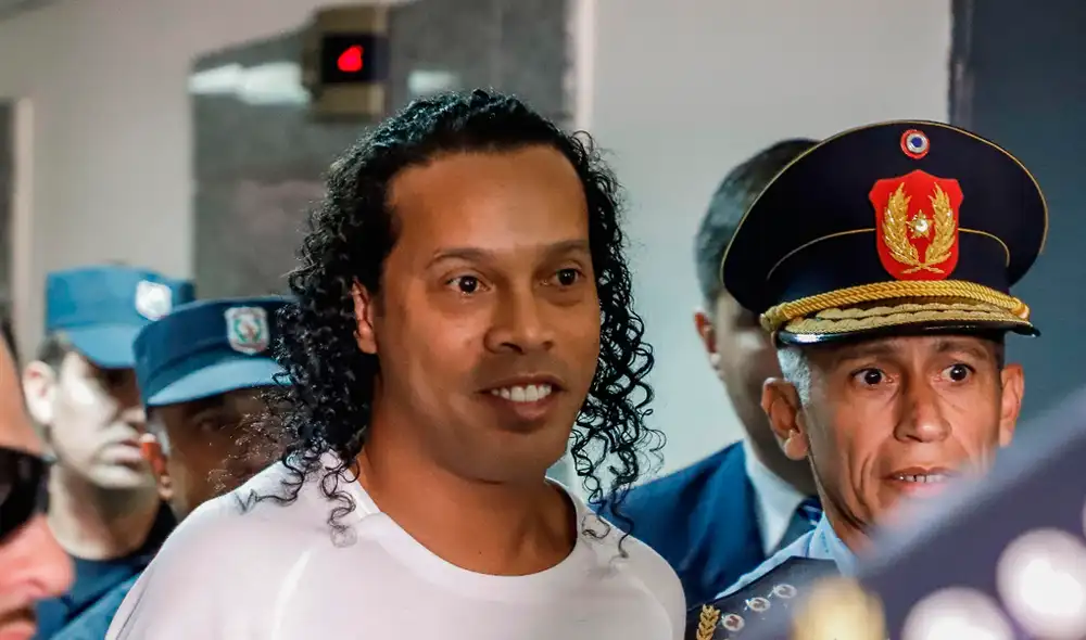 Ronaldinho Gaúcho fue detenido en Paraguay por el delito de falsificación de documentos. | Foto: Nathalia Aguilar (EFE)