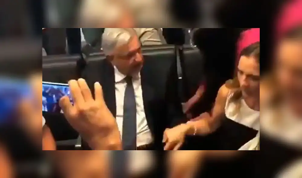 Incómodo momento del presidente AMLO, su esposa y diputada genera burlas en internet