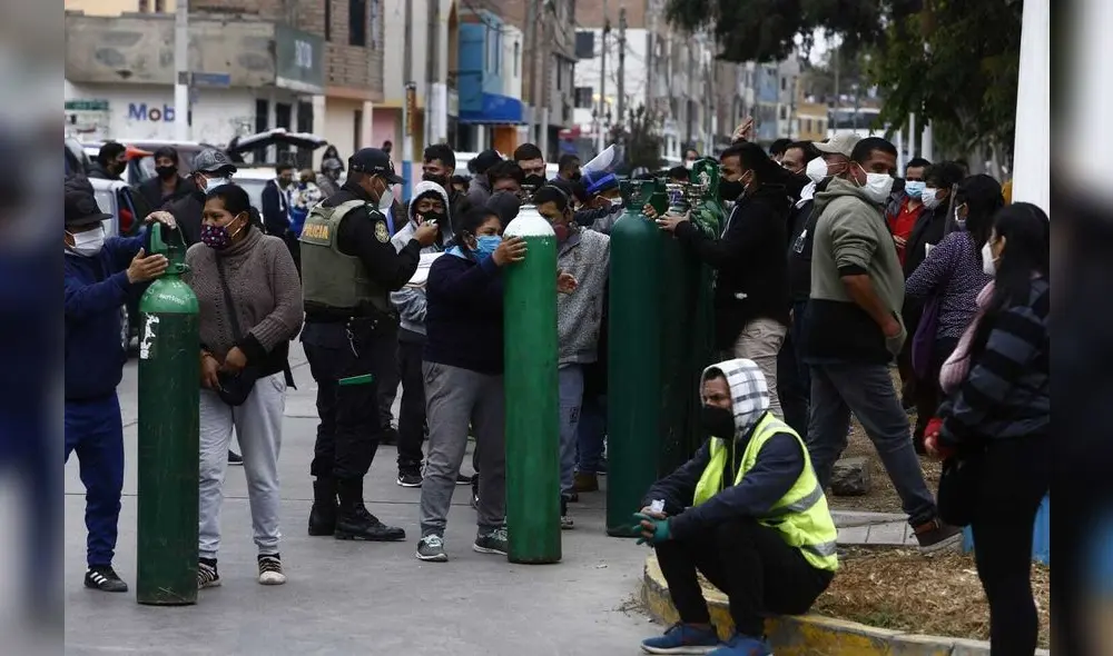 Se registran largas colas y aglomeración en la recarga de oxigeno en el Callao / Credito: Marco Cotrina Se registran largas colas y aglomeración en la recarga de oxigeno en el Callao / Credito: Marco Cotrina