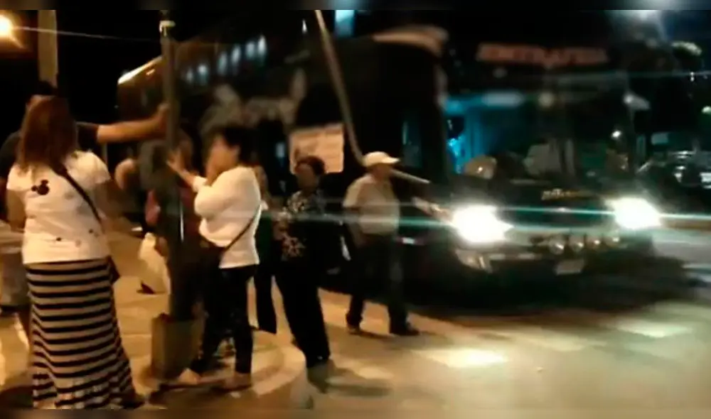 Habilidad del chofer impidió que delincuentes cometieran asalto. Foto Referencial. Habilidad del chofer impidió que delincuentes cometieran asalto. Foto Referencial.