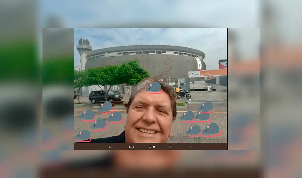 Vía Twitter: Alan García es víctima de memes por su 'selfie' frente al Estadio Nacional [FOTOS]