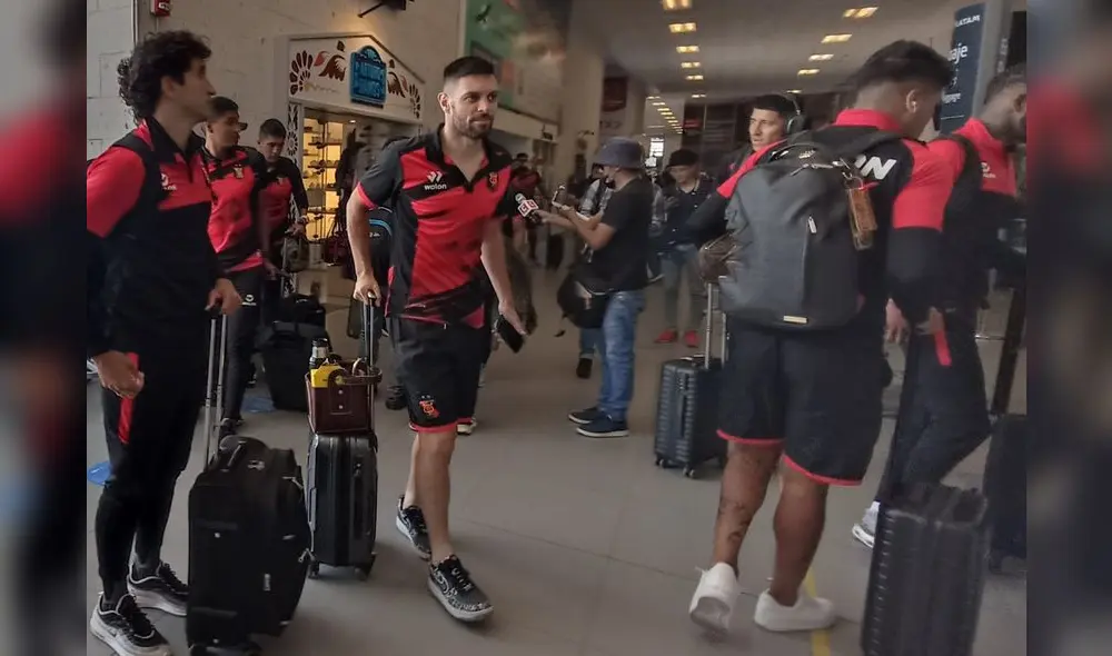 Leonel Galeano y jugadores de FBC Melgar. Foto: La República Leonel Galeano y jugadores de FBC Melgar. Foto: La República