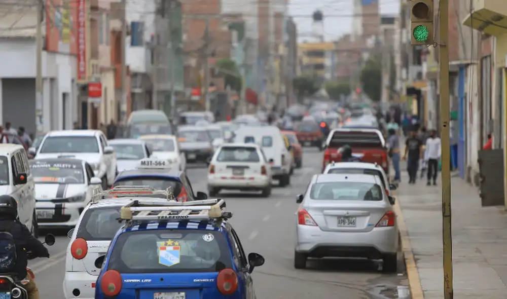 Conoce qué vehículos podrás utilizar durante estas fiestas. Foto: La República Conoce qué vehículos podrás utilizar durante estas fiestas. Foto: La República
