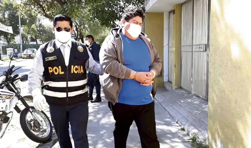 Policía es acusado de pedir coima a chofer en Arequipa. Policía es acusado de pedir coima a chofer en Arequipa.