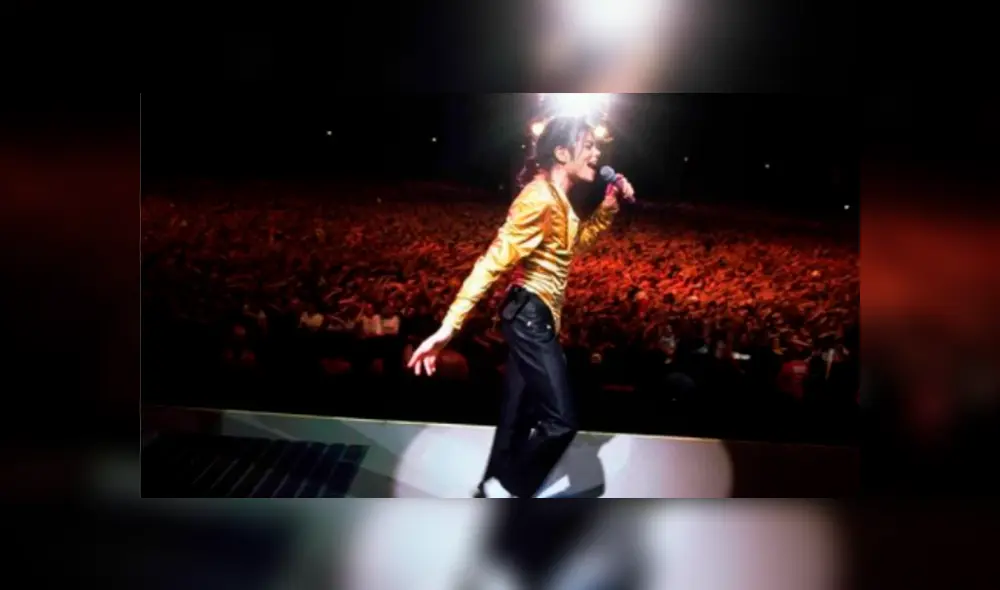 Desliza para ver cómo se hace el 'paso lunar' que es un éxito en YouTube. Foto: Captura. Desliza para ver cómo se hace el 'paso lunar' que es un éxito en YouTube. Foto: Captura.