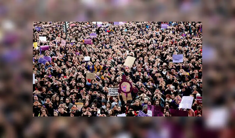 Huelga feminista 2019: mujeres marchan durante el Día de la Mujer en España
